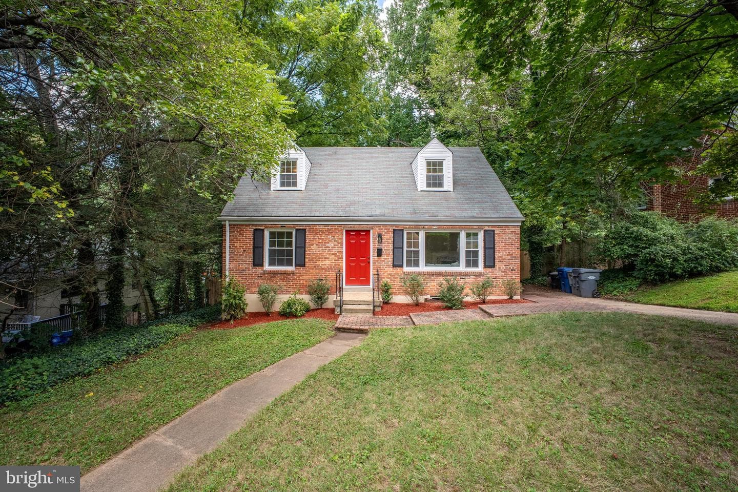 6474 Oakwood Drive, Falls Church