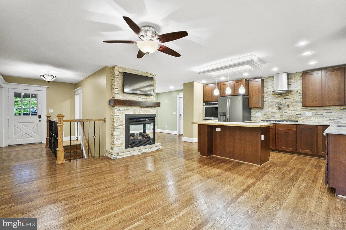 3903 Ivydale Drive, Annandale