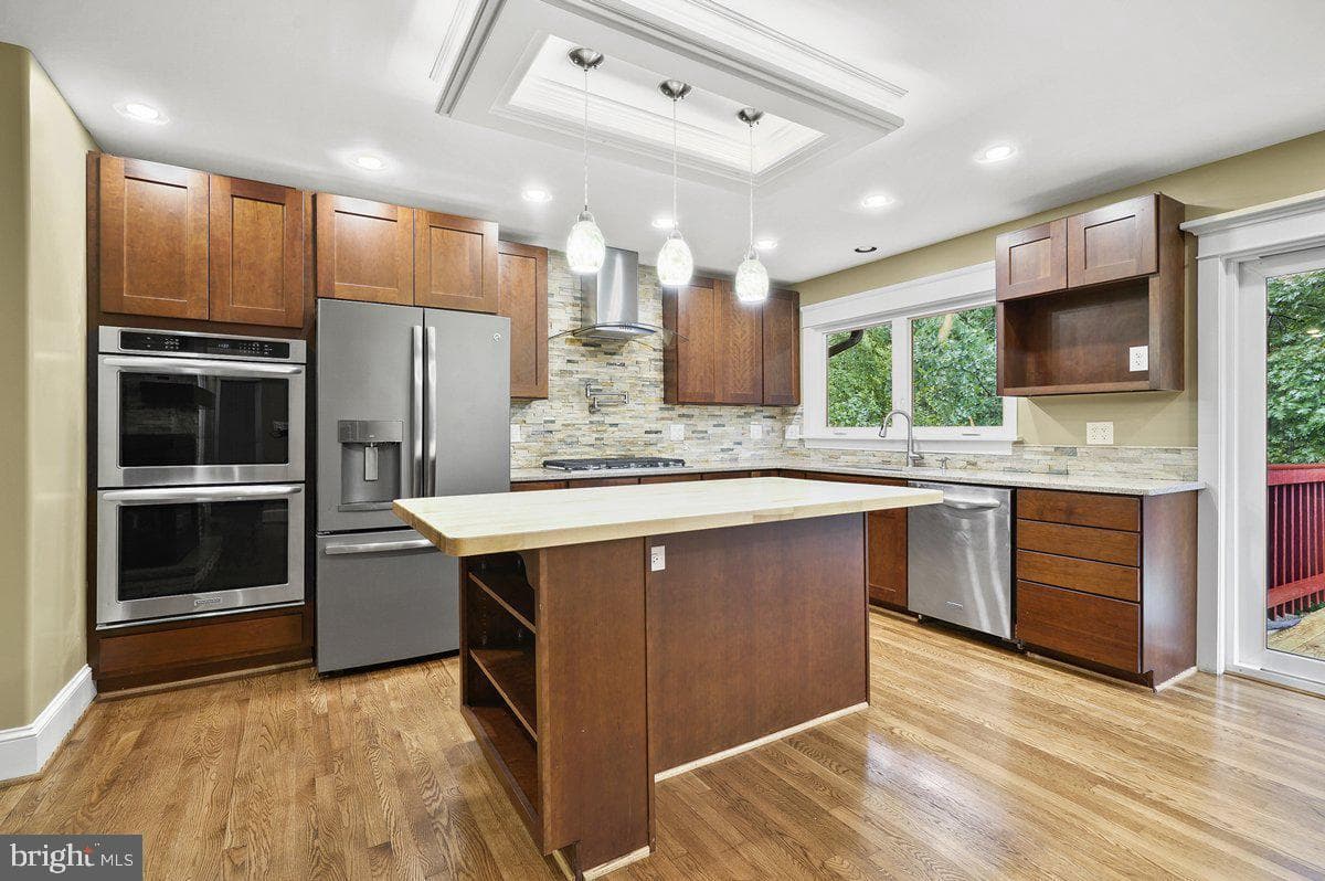 3903 Ivydale Drive photo 4