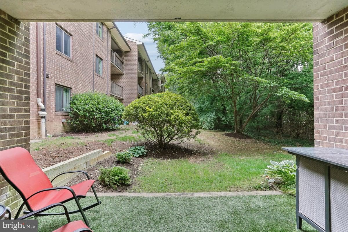 1527 Northgate Square photo 23