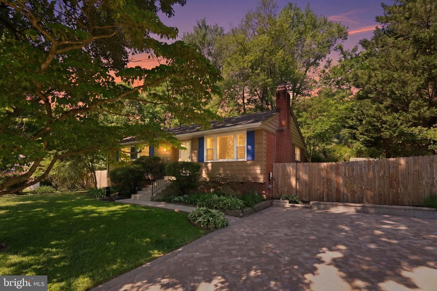 5414 Queensberry Avenue