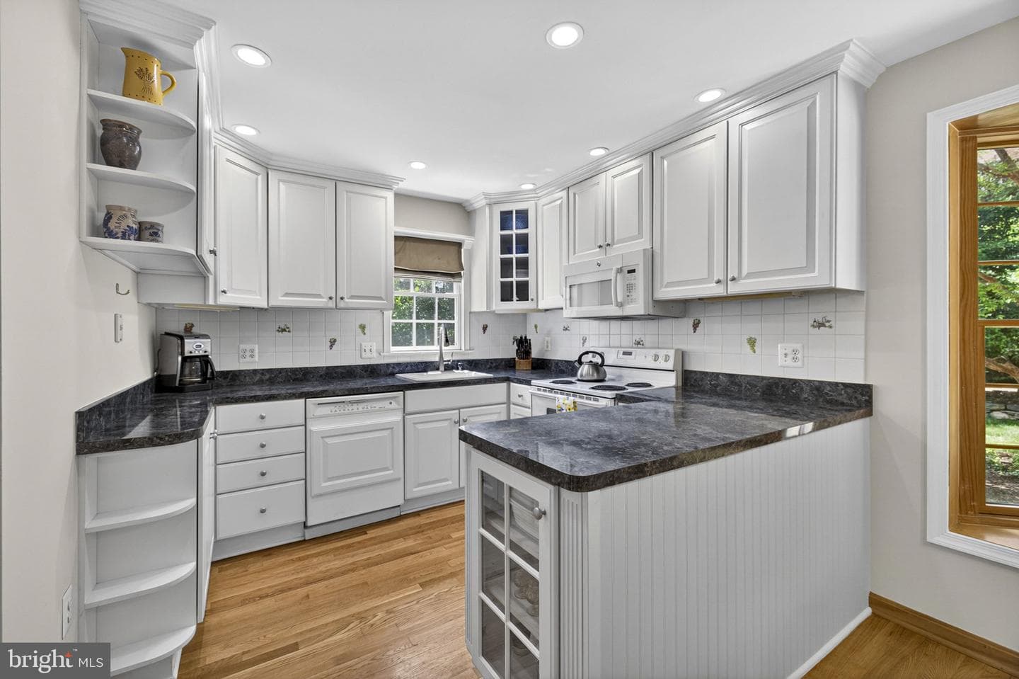 9716 Bunchberry Place photo 32