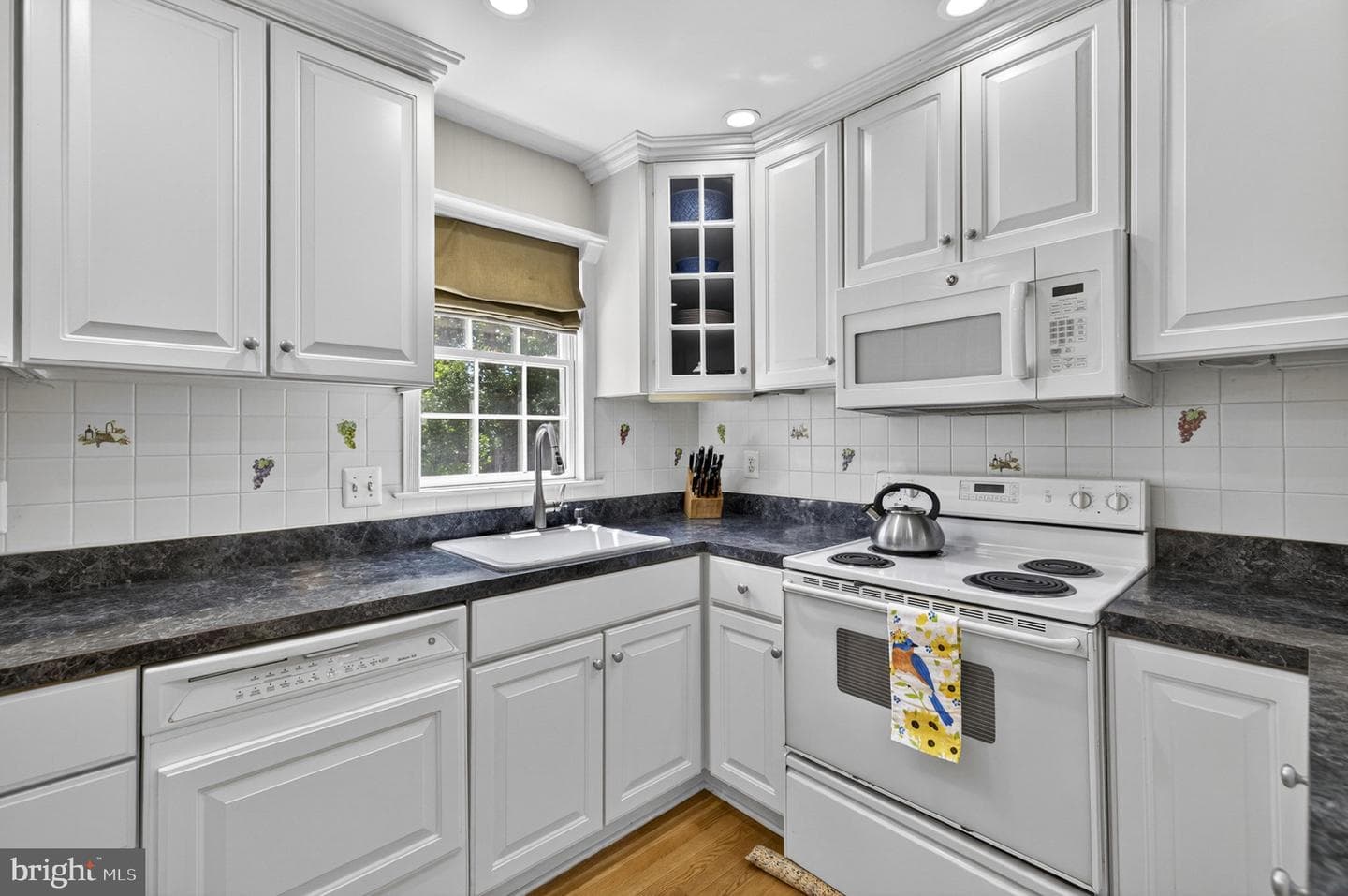 9716 Bunchberry Place photo 34