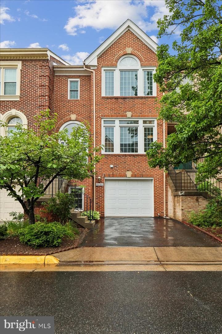 6488 Sharon Kay Court, Alexandria