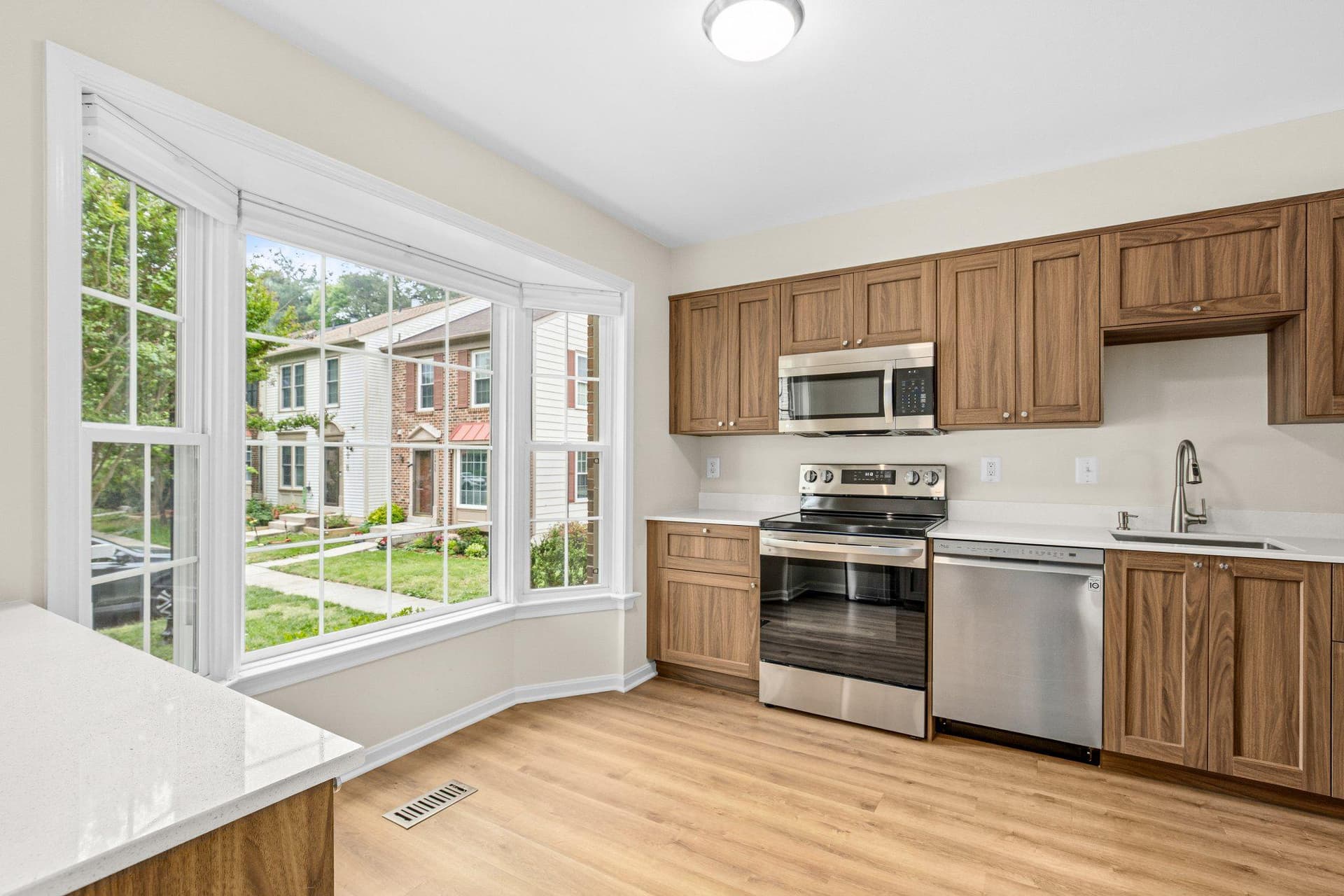5428 New London Park Drive photo 6