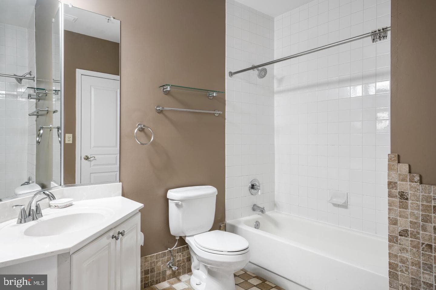 2204 Westcourt Lane #113 photo 22