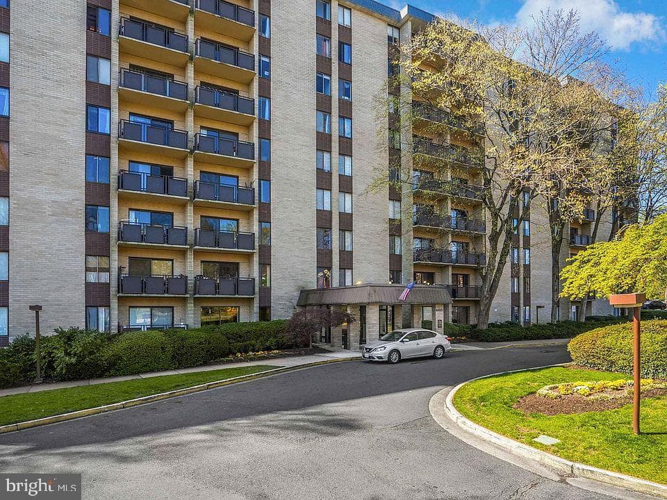 6001 Arlington Boulevard #903, Falls Church