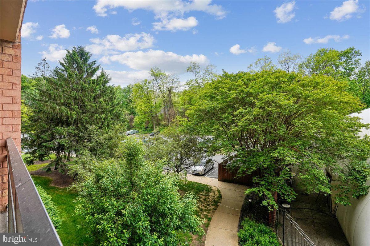 2230 George C Marshall Drive #512 photo 22