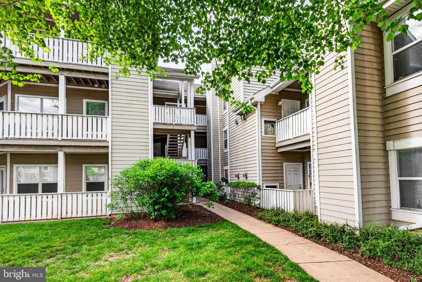14314 Climbing Rose Way #306, Centreville