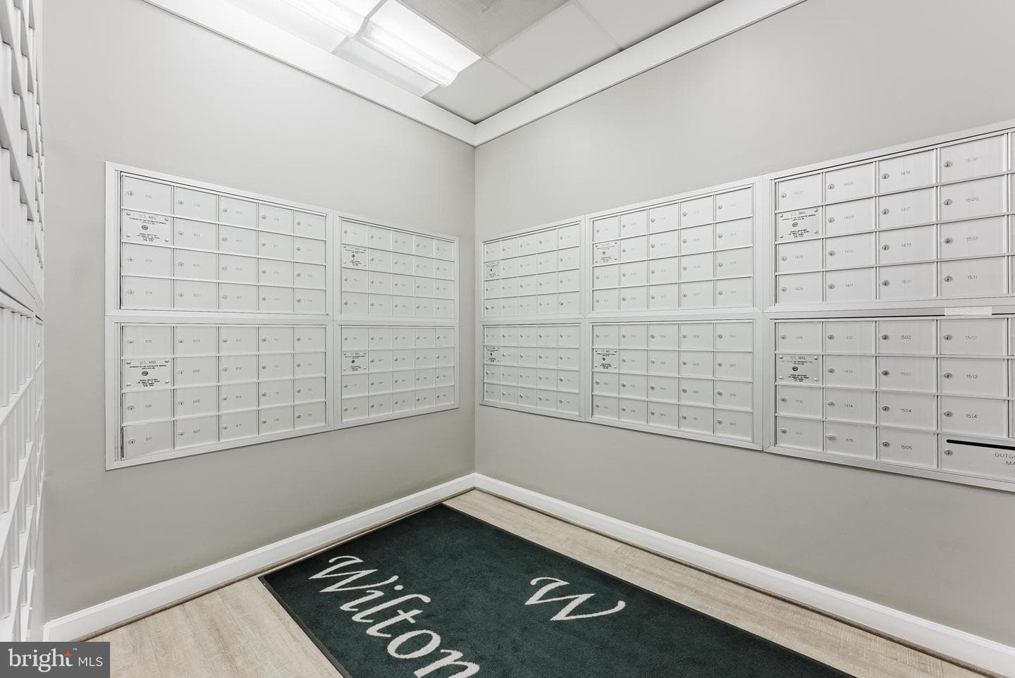 2726 Gallows Road #202 photo 34