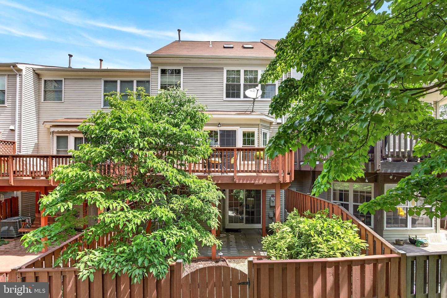 7412 Gillingham Row photo 44