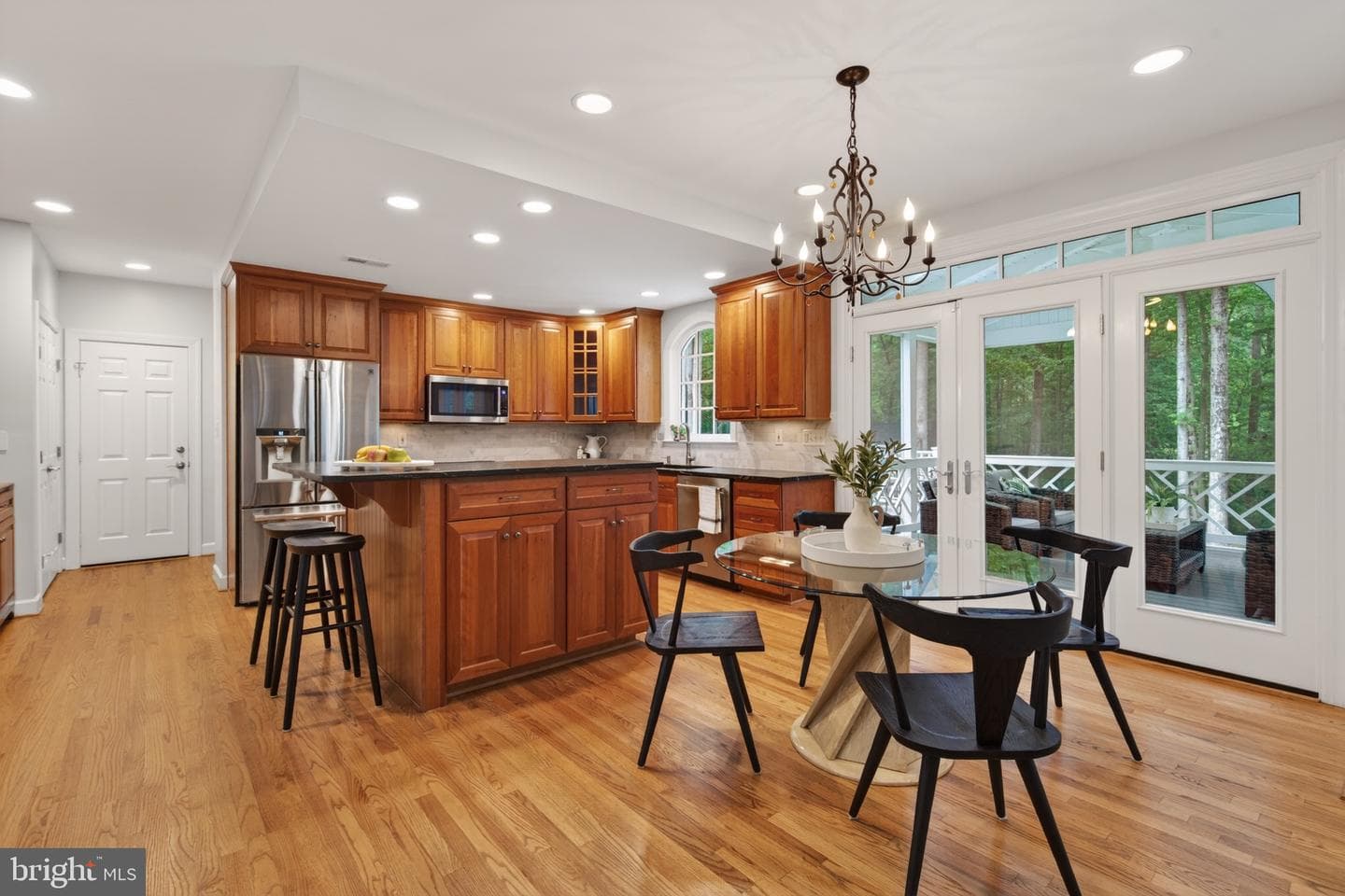 7211 Laketree Drive photo 4