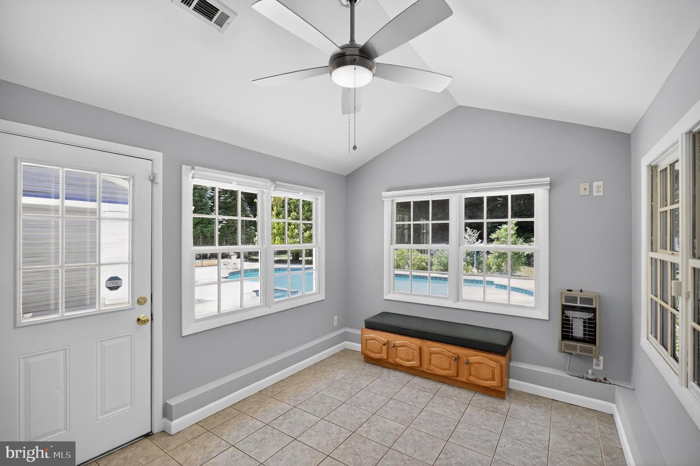 4042 Doveville Lane photo 18