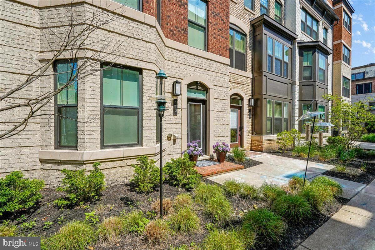 110 Market Square NW #24 photo 3