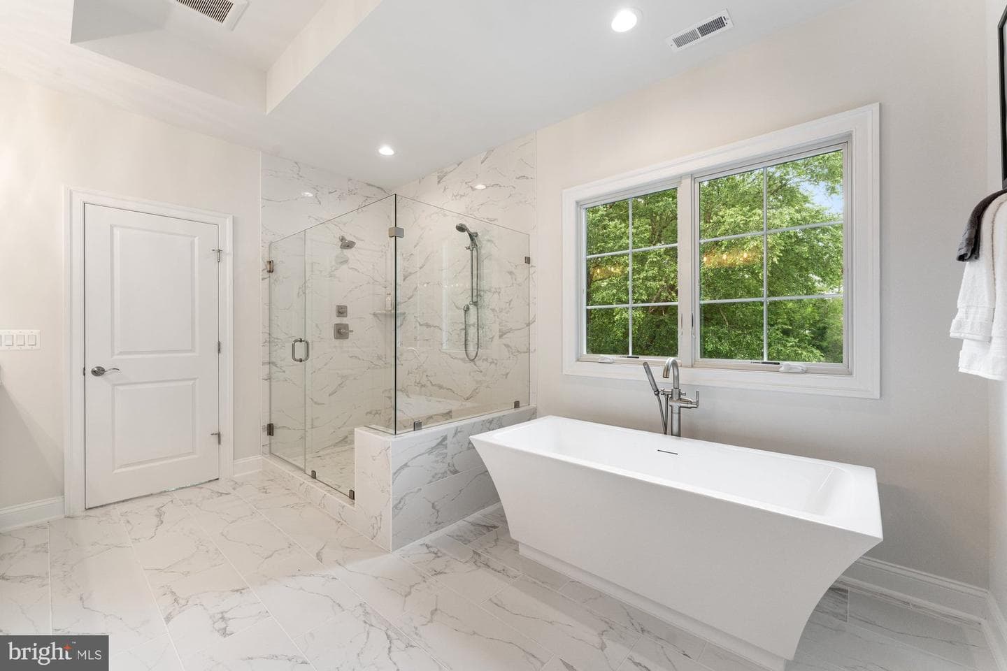 505 Glyndon Street NE photo 33