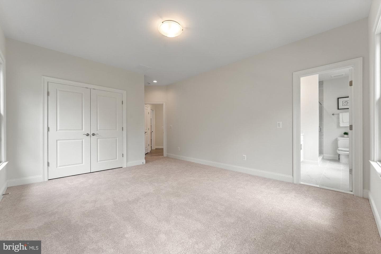 505 Glyndon Street NE photo 38