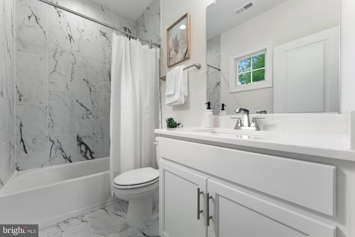 505 Glyndon Street NE photo 46