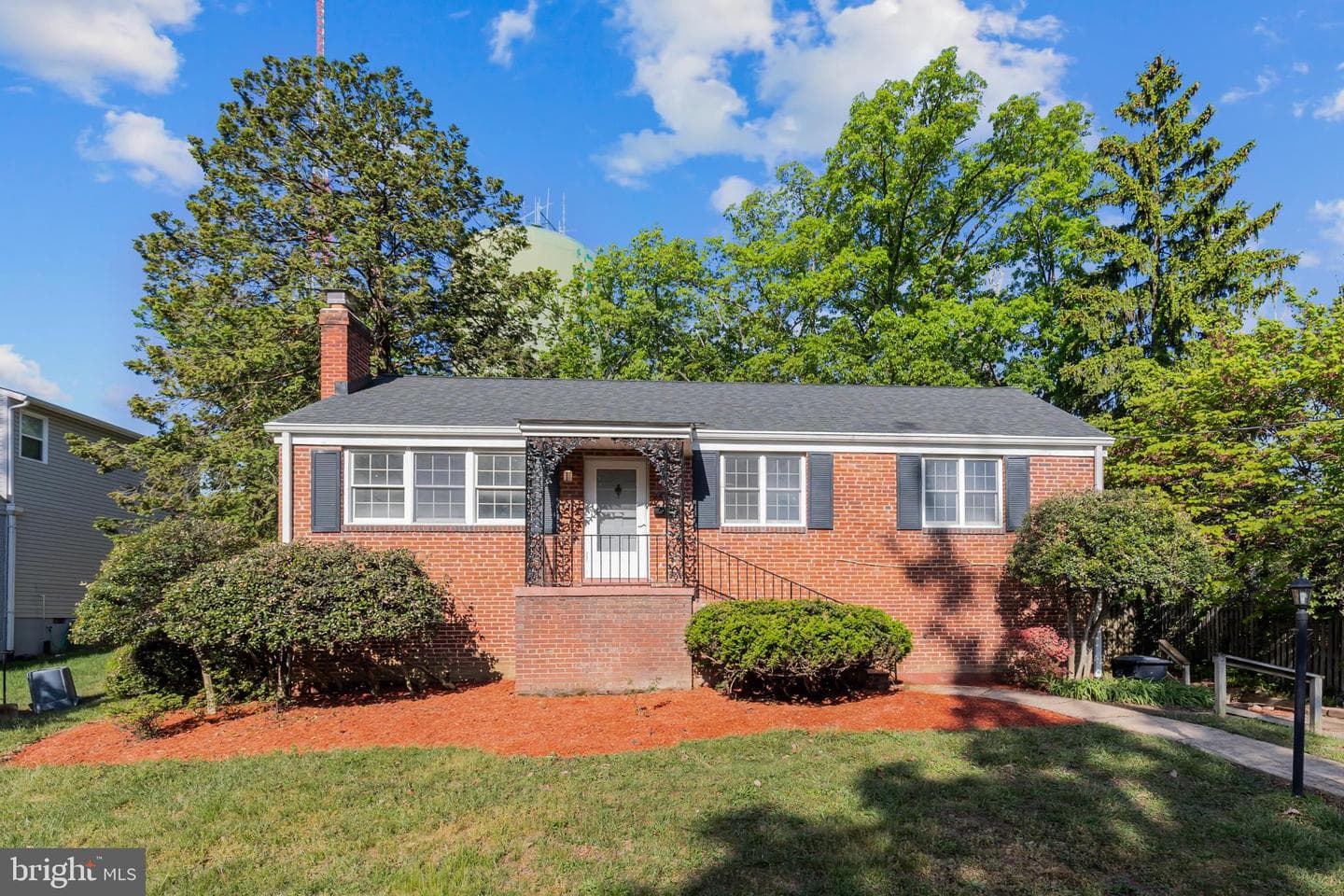 2520 Buckelew Drive photo 3