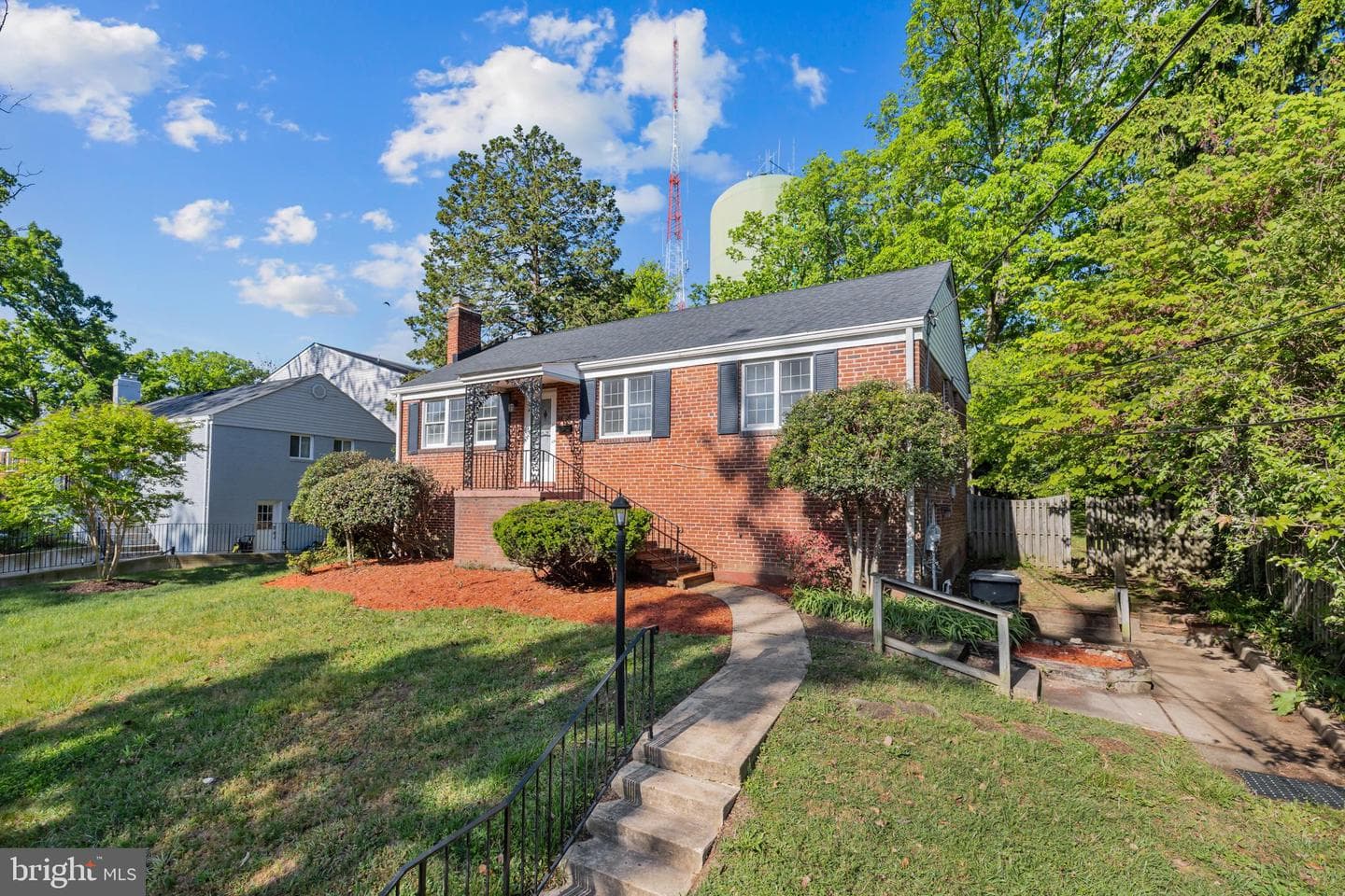 2520 Buckelew Drive photo 4