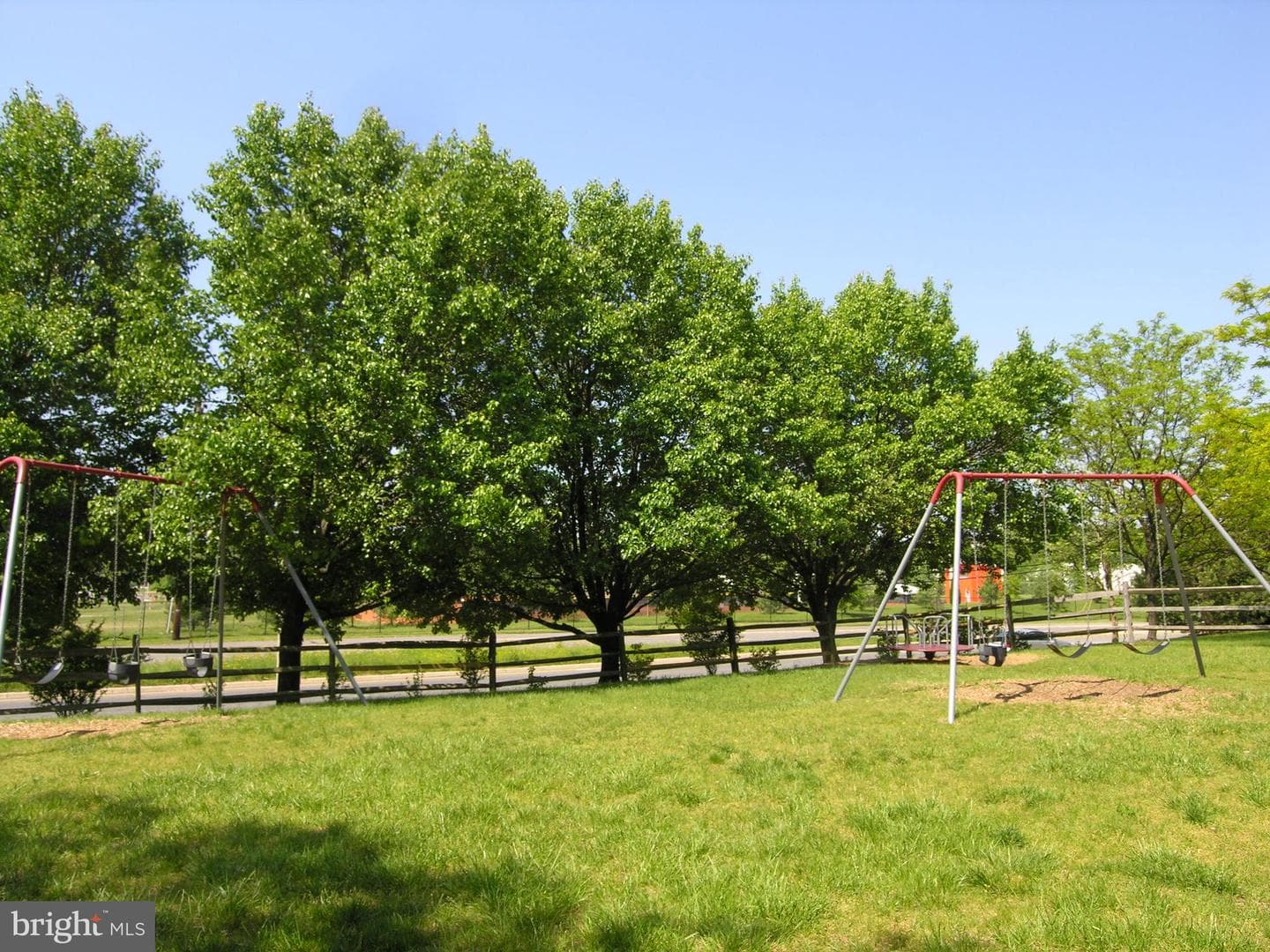 7503 Amesbury Court photo 29