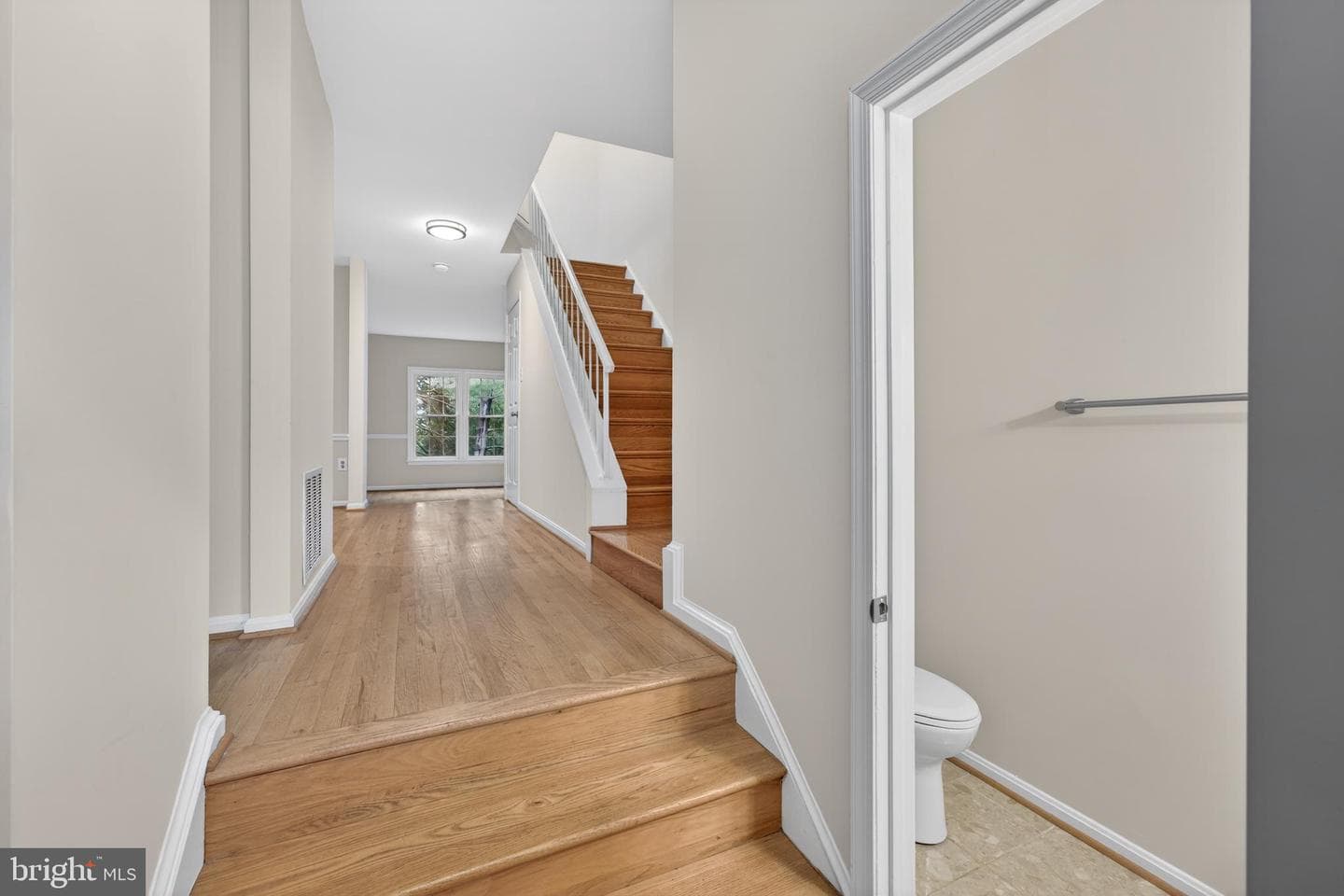 7503 Amesbury Court photo 3