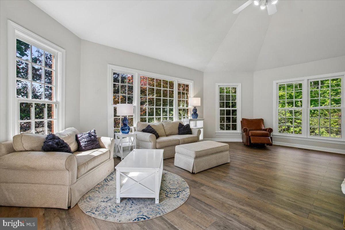 11133 Oakton Road photo 23