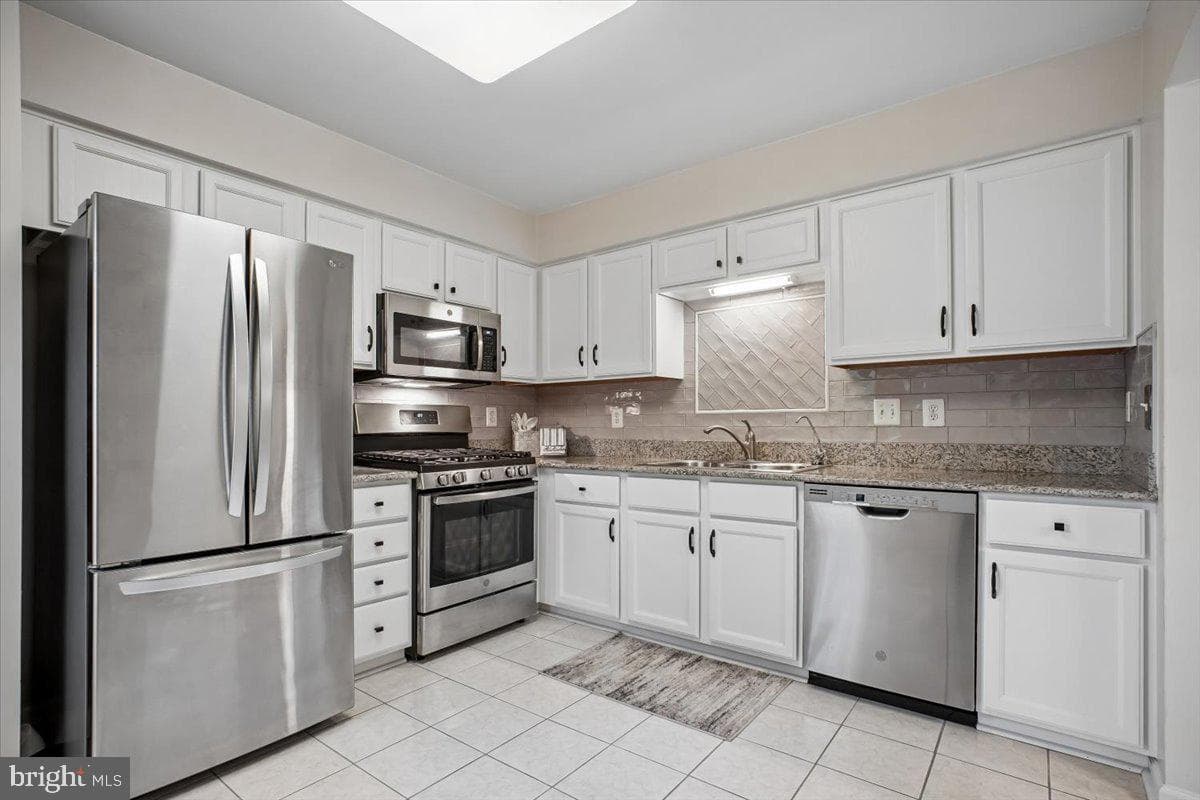 7496 Gadsby Square photo 10