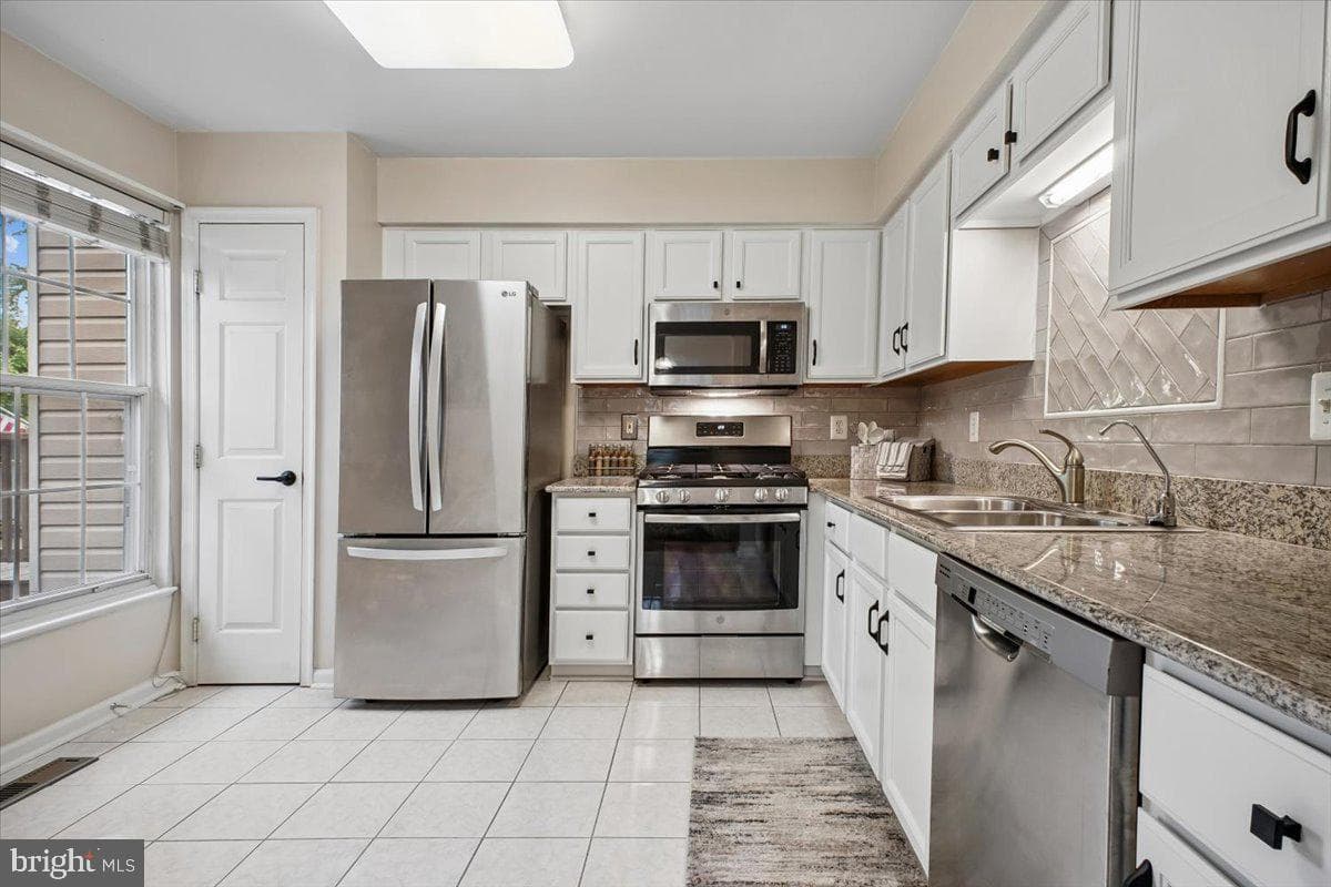7496 Gadsby Square photo 11