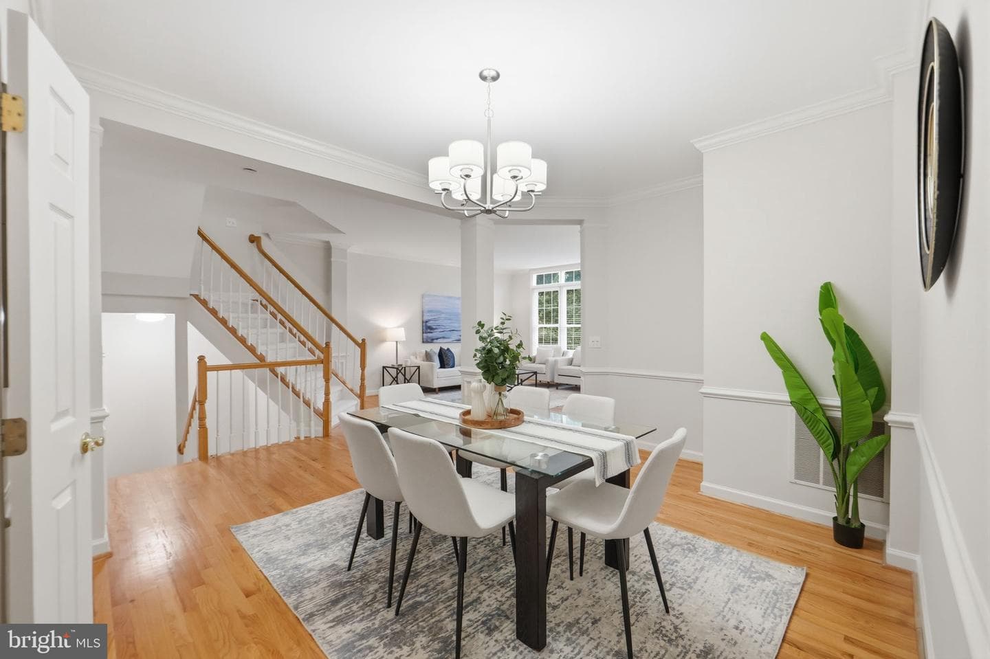 125 Roland Court SW photo 8