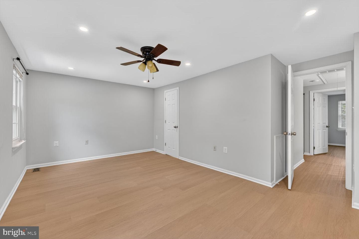 10041 Chestnut Wood Lane photo 18
