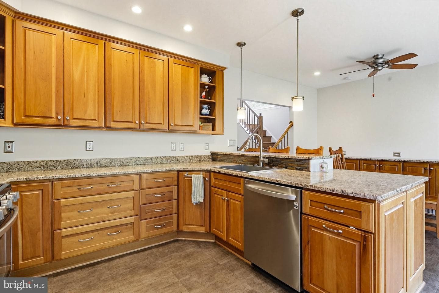 6516 Milva Lane photo 4
