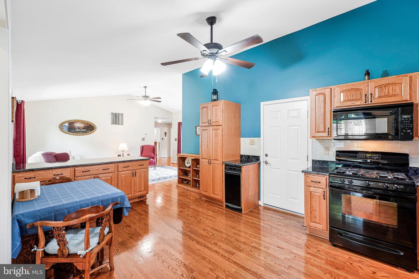 6615 Crayford Street photo 6