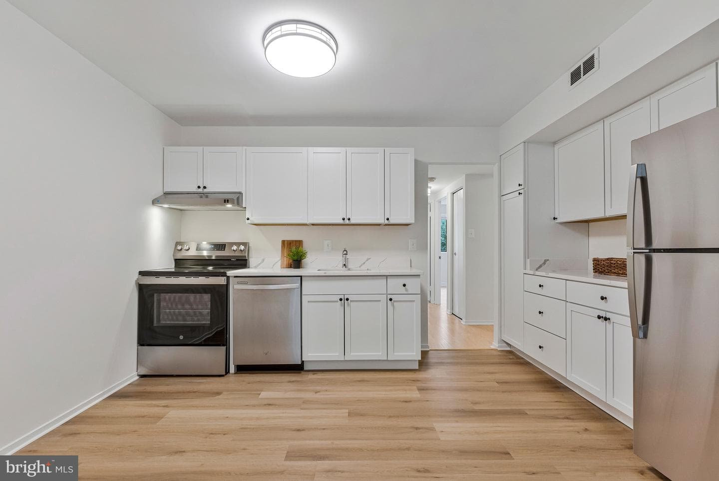 1621 Parkcrest Circle #201 photo 11
