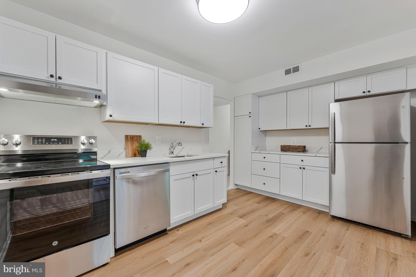 1621 Parkcrest Circle #201 photo 12
