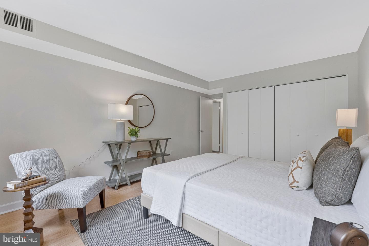 1621 Parkcrest Circle #201 photo 17