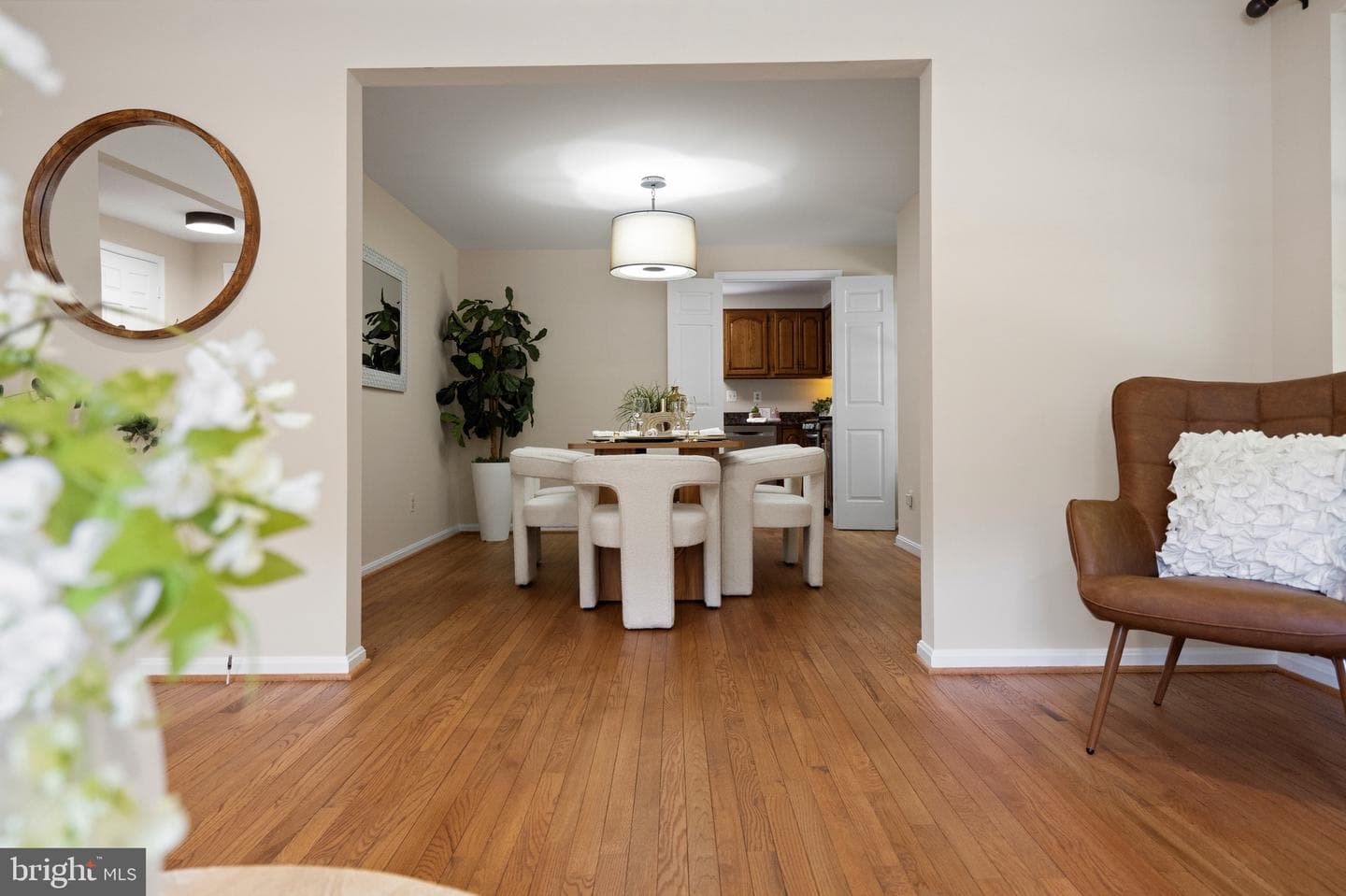 8943 Park Forest Dr photo 14