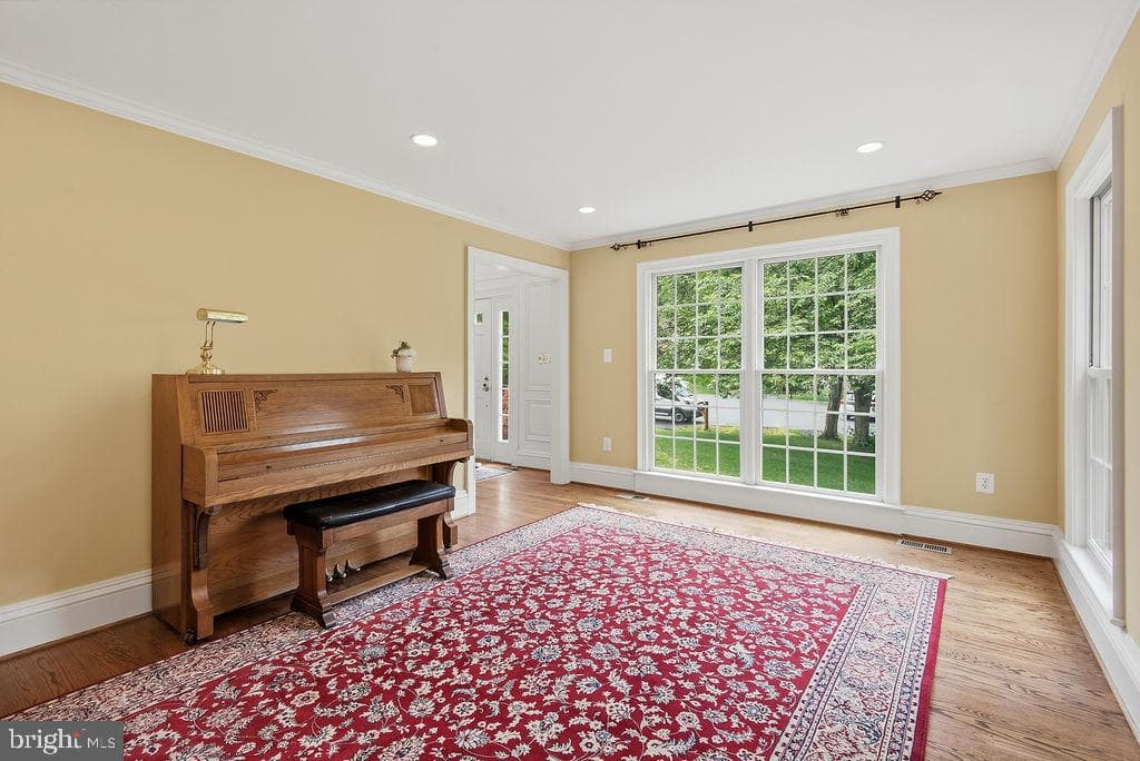 1210 Cameo Court photo 8