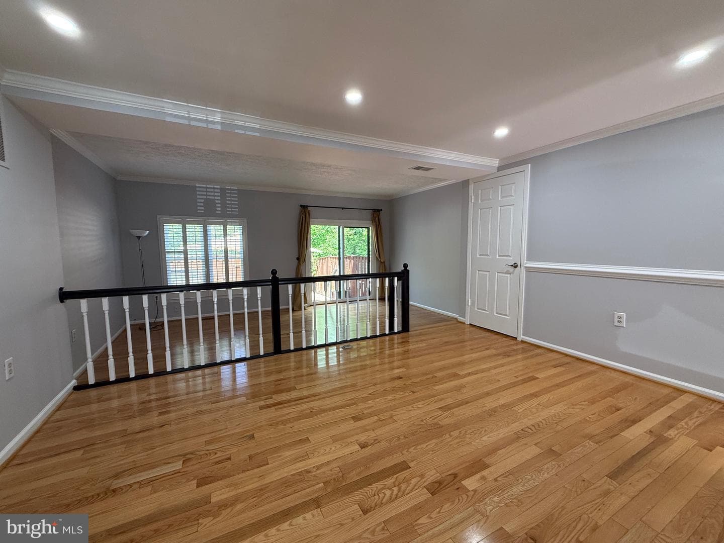 5650 Ridge View Drive photo 3