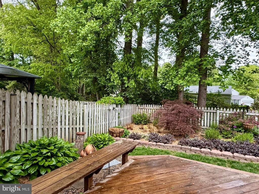 10012 Wood Sorrels Lane photo 13