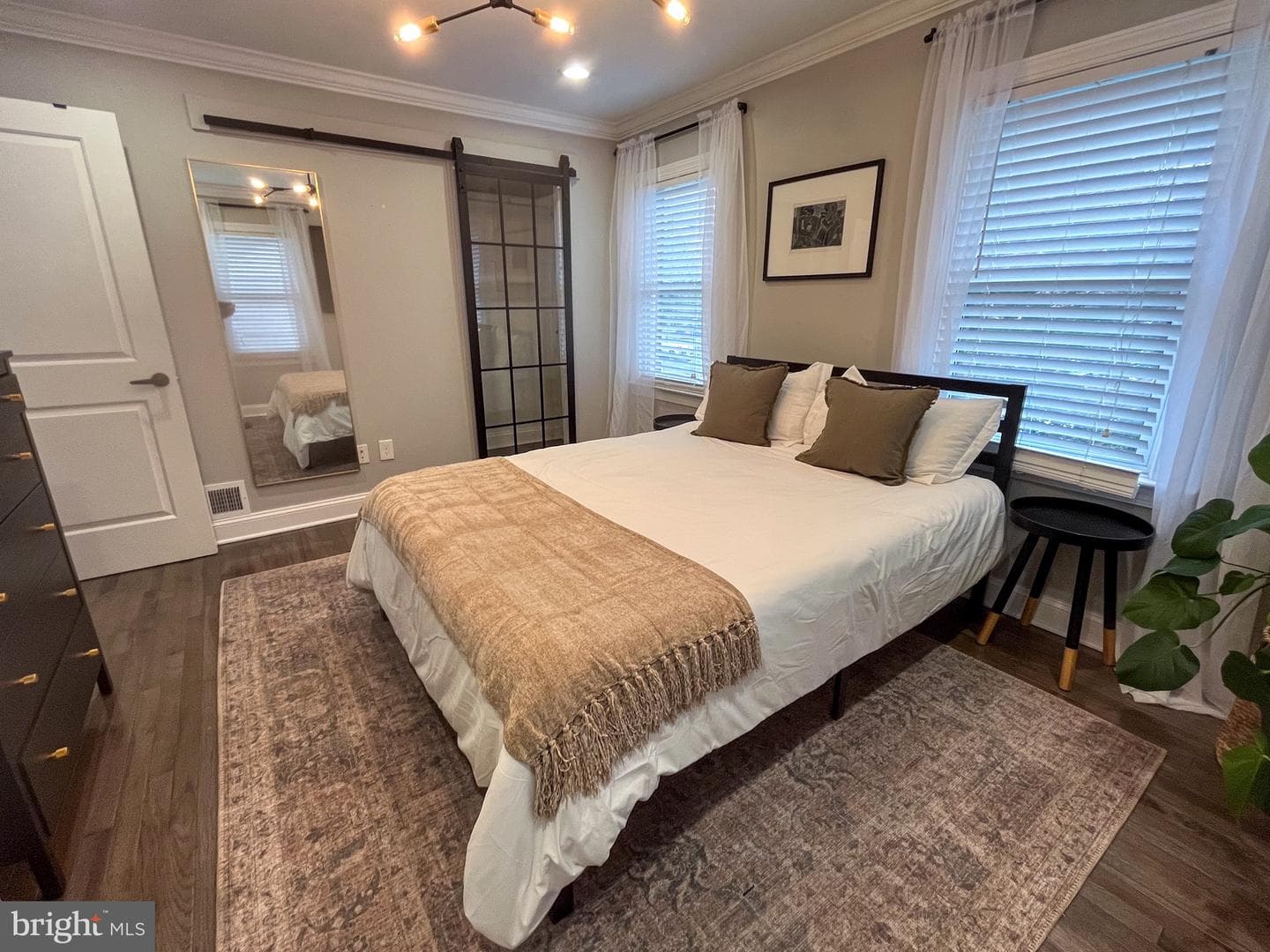 2329 Riverview Terrace photo 9