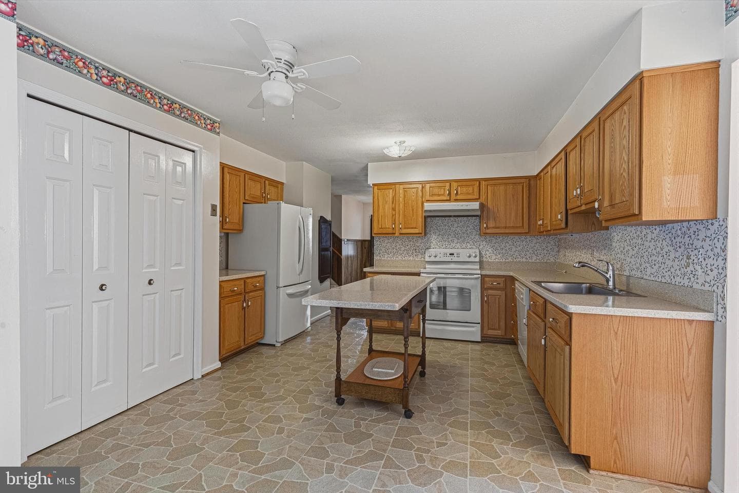 7207 Neaptide Lane photo 4