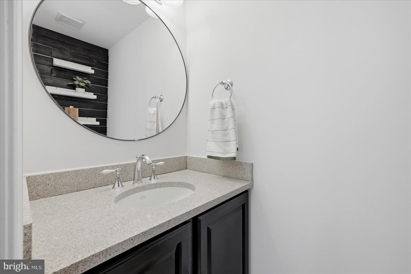 5723 Walnut Wood Lane photo 11