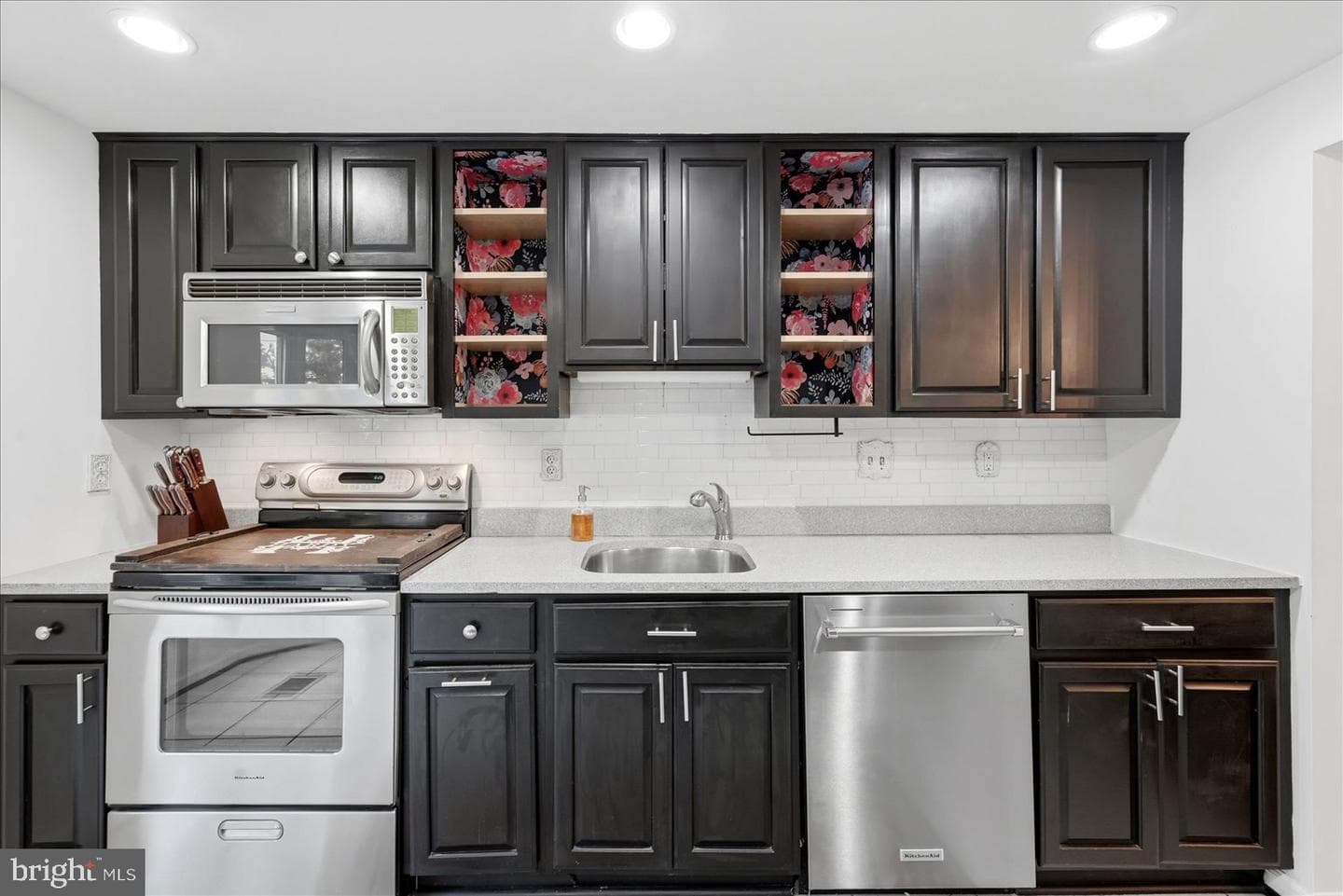 5723 Walnut Wood Lane photo 9