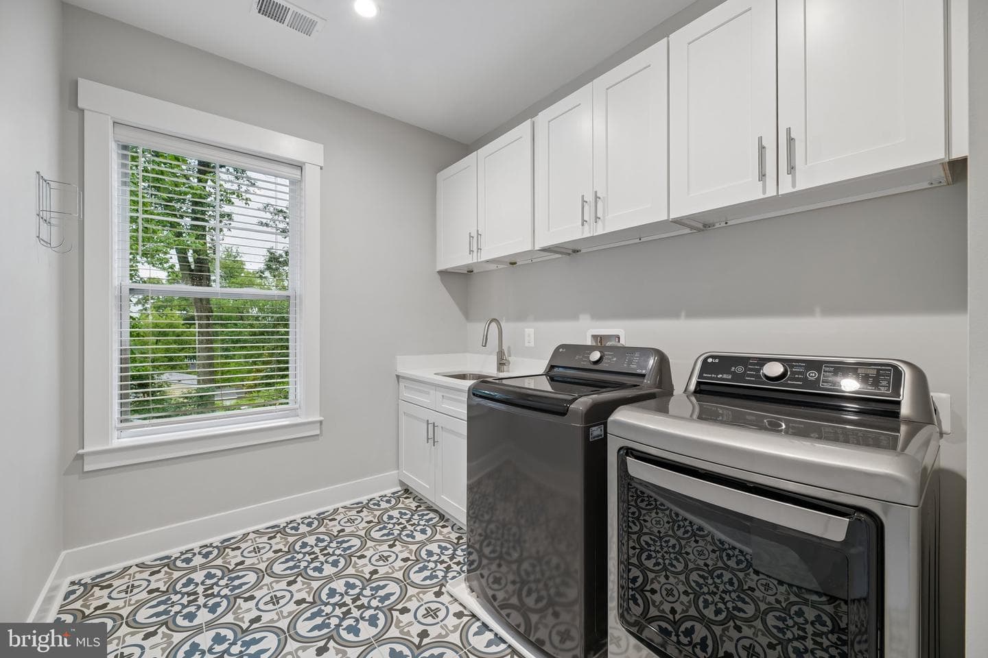 2336 N Oak Street photo 79