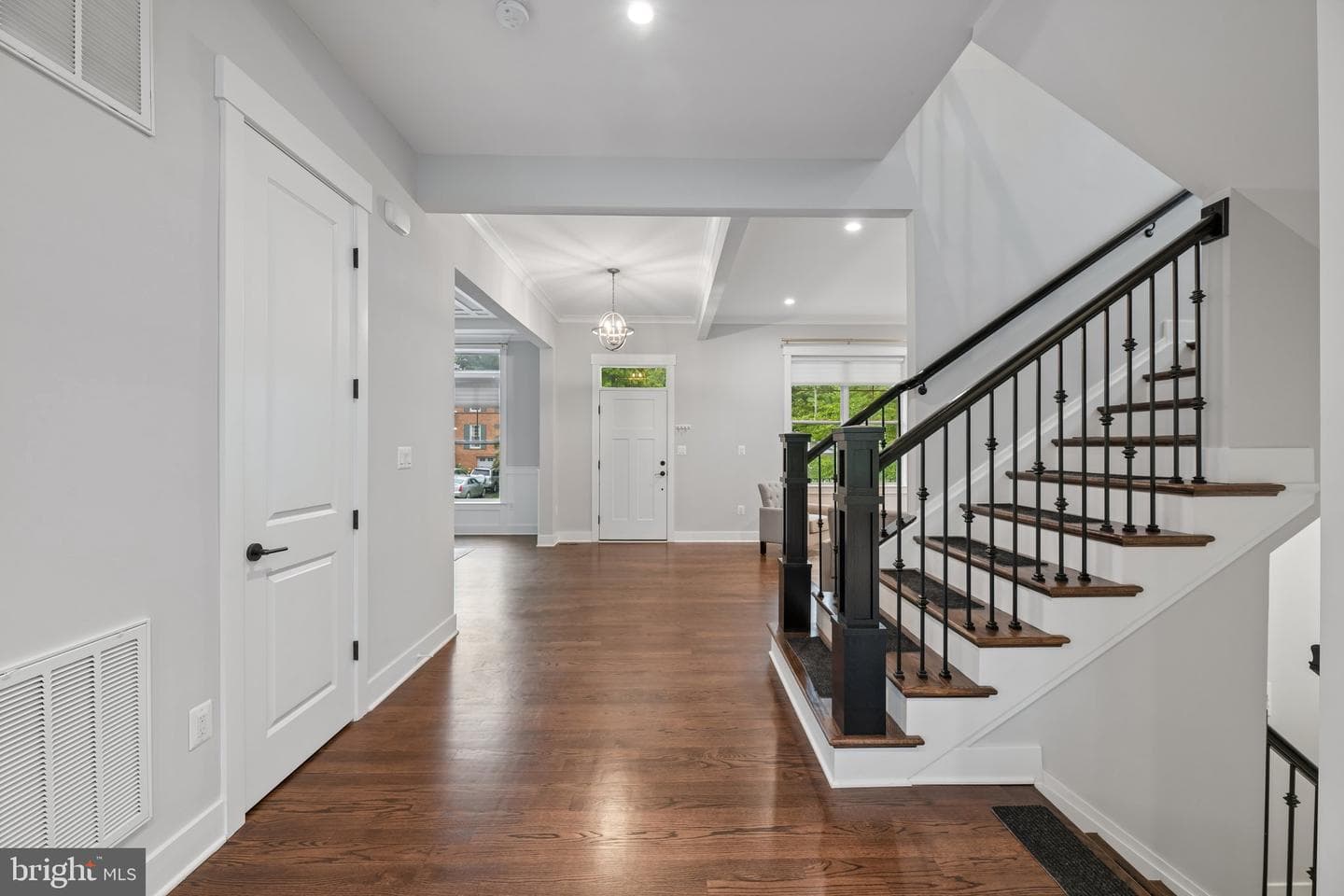 2336 N Oak Street photo 9