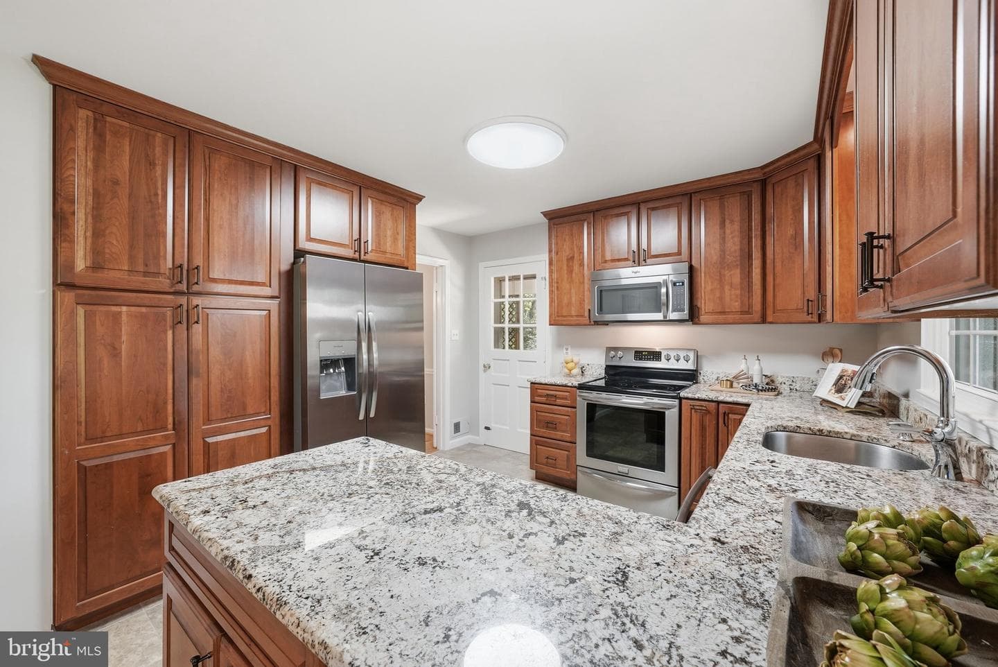 2327 Riviera Drive photo 5