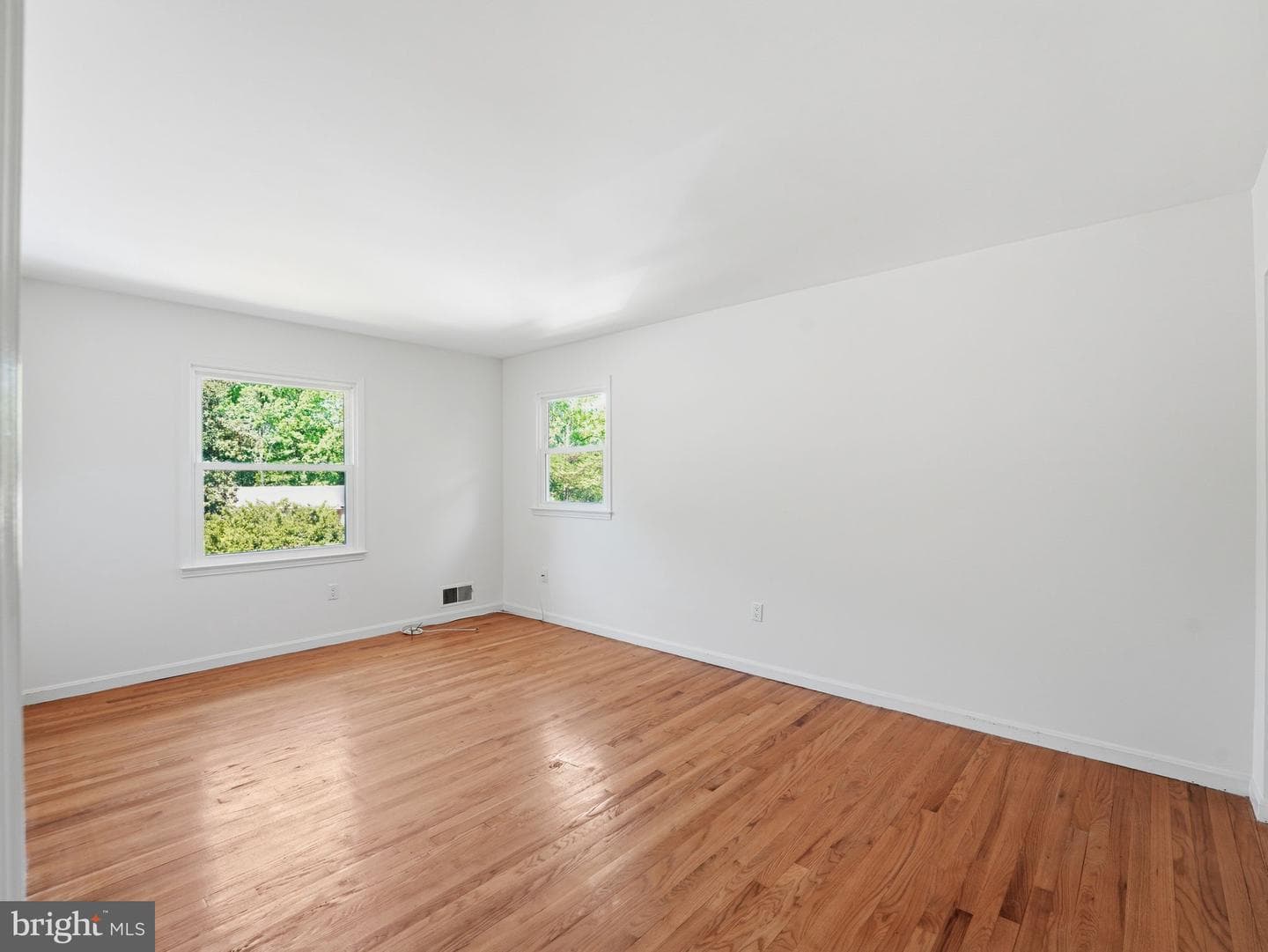 3425 Bedivere Court photo 17