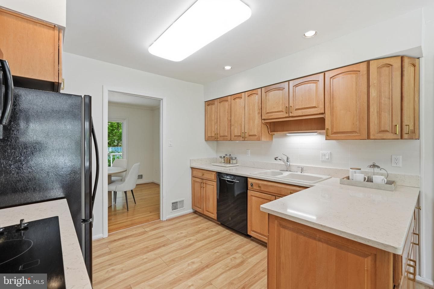 3425 Bedivere Court photo 28