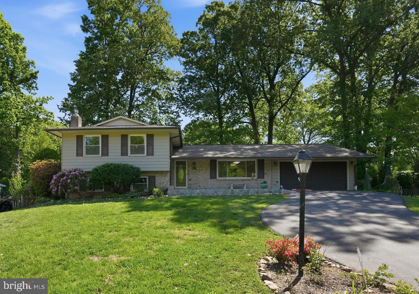 3425 Bedivere Court photo 42
