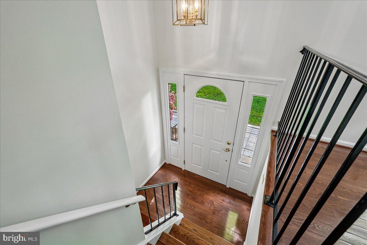 10806 Oldfield Drive photo 2